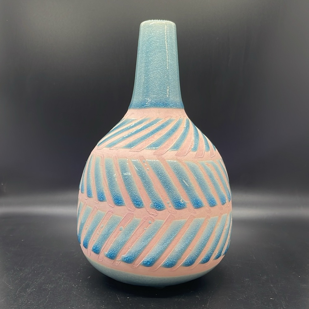 NWT Pier 1 retired pink and blue crazing textured slash lines vase